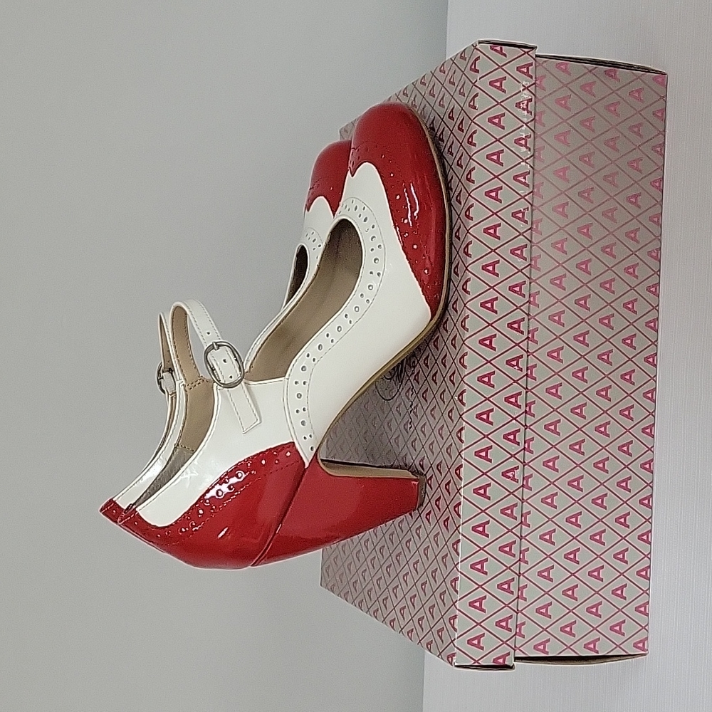 ARCHIE'S 1950 Style Red and white Vintage Heels